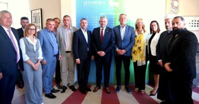 TRADICIONALNO OKUPLJANJE BOŠNJAKA JUGOISTOČNE EUROPE U PULI TRADICIONALNO OKUPLJANJE BOŠNJAKA JUGOISTOČNE EUROPE U PULI